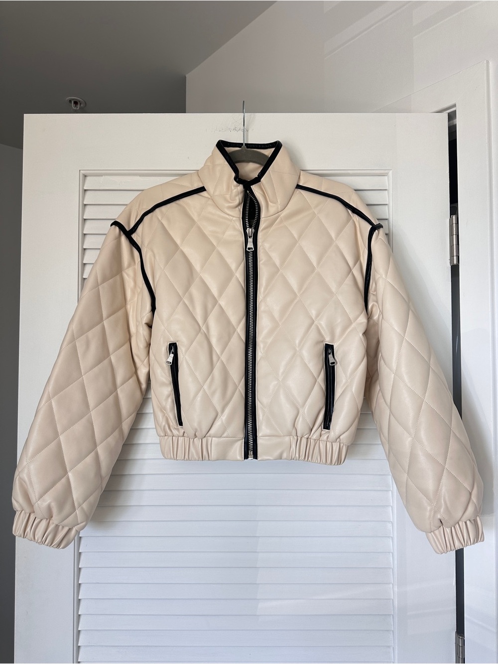 7 For All Mankind Faux Leather Quilted Bomber Puffer Jacket Cream Ivory Black XS